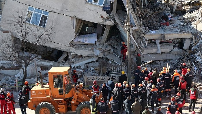 Enkaz Altından 112'yi Arayarak Yardım İstedi: 'Nefes Alamıyorum'