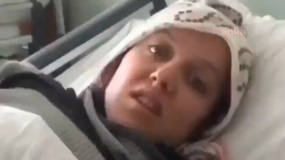 Elazığ'da Göçük Altında Kalan Kadını Suriyeli Genç Kurtardı: 'Mahmut, Tırnaklarıyla Kazıya Kazıya Elleri Paramparça Beni Oradan Çıkardı'