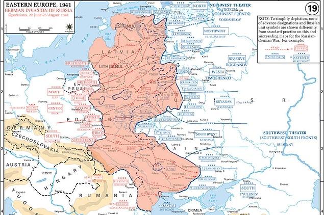 Hitler daha önce imzaladığı barış antlaşmasını bozarak Sovyetler Birliği'ne karşı 22 Haziran 1941'te saldırıya geçti ve İkinci Dünya Savaşı'ndaki doğu cephesi açılmış oldu.