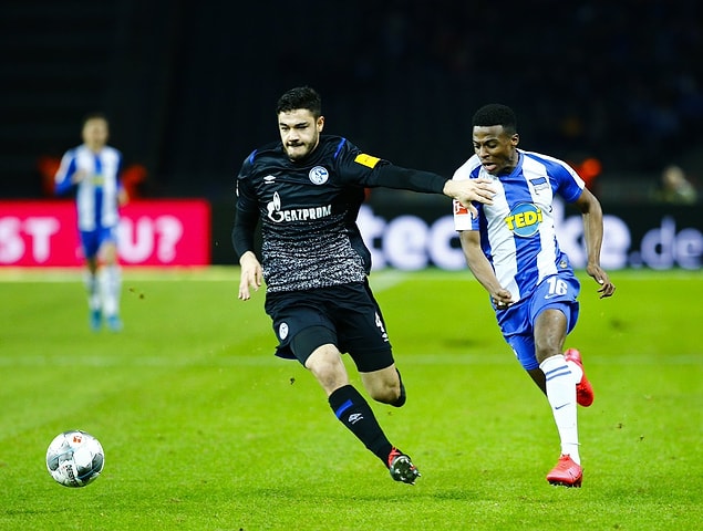 Bundesliga'nın 20. haftasında Schalke 04, deplasmanda Hertha Berlin ile 0-0 berabere kaldı. Ozan Kabak 90 dakika başarıyla mücadele etti.