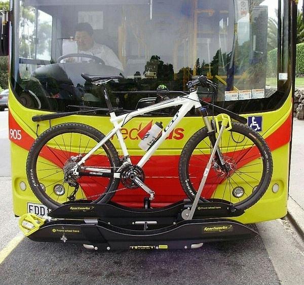 16. Birçok otobüste, bisikletlerin koyulabilmesi için yer bulunur.