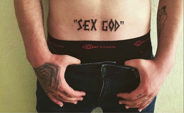 1. Lastiğinde markası yazan, atanamayan playboy donu