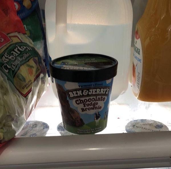 7. Dondurmayı dondurucuya değil de buzdolabına koymuş...