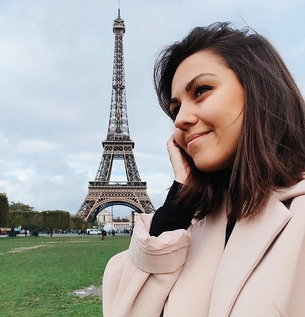 8. "Hayatımda ilk kez yalnız başıma seyahat ettim ve Paris'e gittim. Bence dünyadaki en harika duyguları yaşama fırsatım oldu."