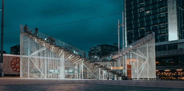 Taksim Meydanı Kentsel Dönüşüm Projesi kapsamında İstanbul Büyükşehir Belediyesi ve İstanbul Araştırmaları Merkezi tarafından yapılan geçici platform dikkat çekti.