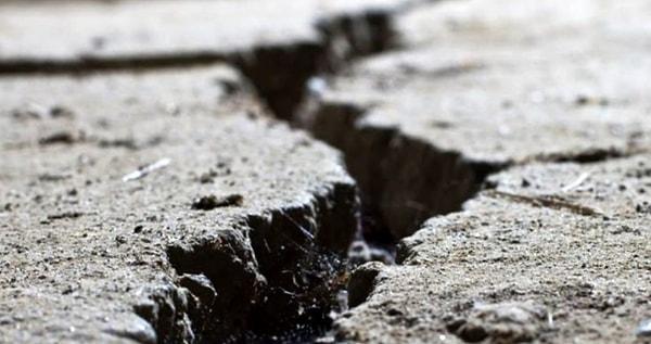 Richter ölçeği ile büyüklüğü 8'den fazla olan depremlerin şiddeti ölçülemez. Çok büyük depremlerin şiddetini ölçmek için başka yöntemler kullanılır.