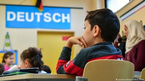 13. Almanya'da çocukların yılda 90 gün tatil yapma hakkı bulunuyor.
