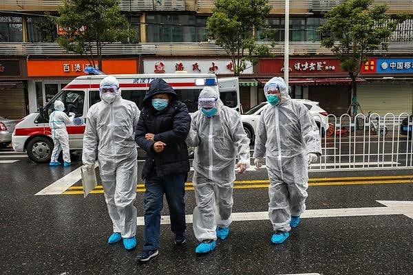 Çin İnsan Hakları Savunucuları örgütüne göre, Çin'de en az 350 kişi salgınla ilgili "söylenti yaydığı" suçlamasıyla cezalandırıldı