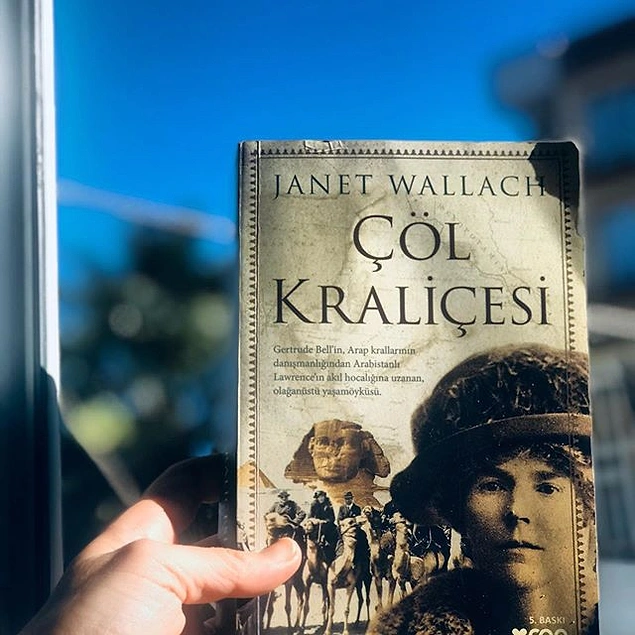 Çöl Kraliçesi / Janet Wallach