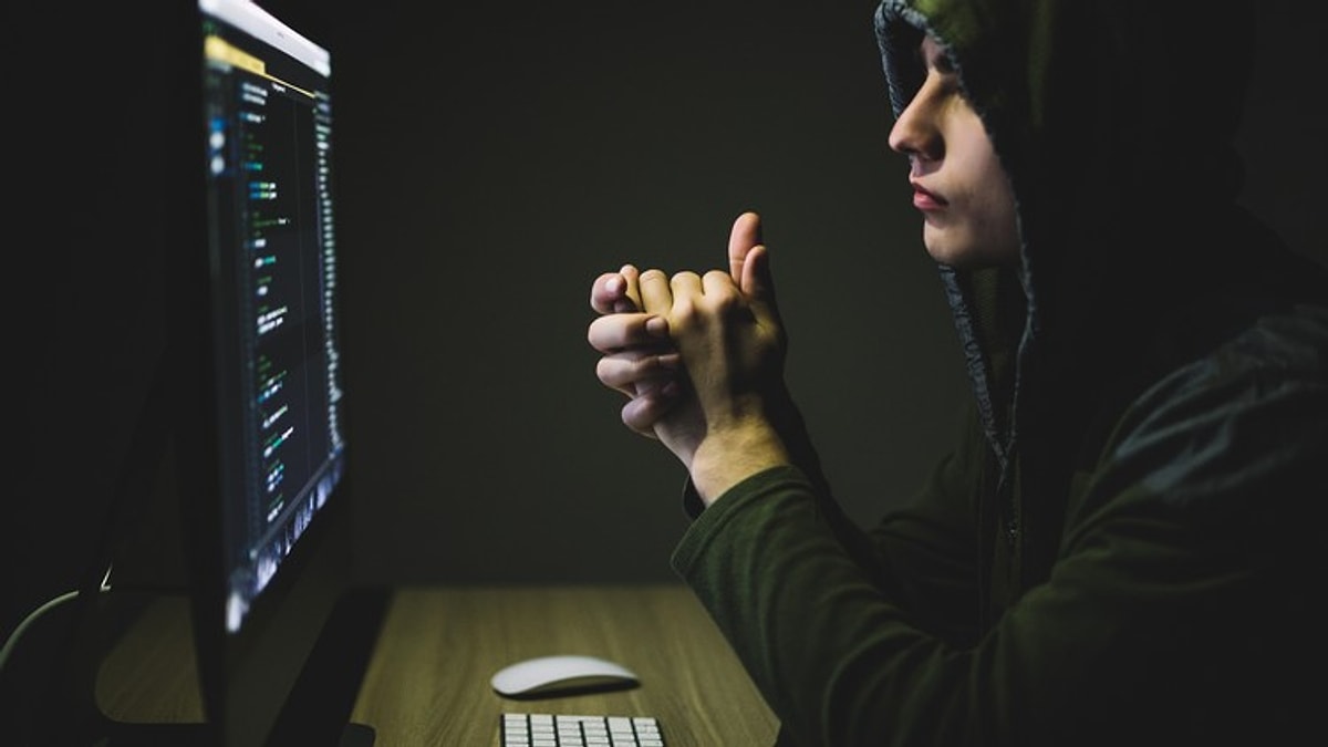 Hacking rar. Хакер. Красивые хакеры. Фото хакера. Хакеры субкультура.