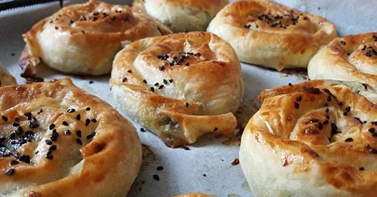 Ispanaklı Gül Böreği Tarifi: Börek Sevenlerin Bayılacağı Enfes Ispanaklı Gül Böreği Nasıl Yapılır?