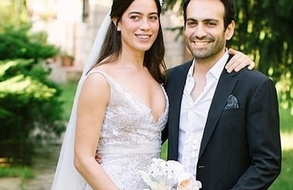 8. Бугра Гюльсой и Нилюфер Гюрбюз