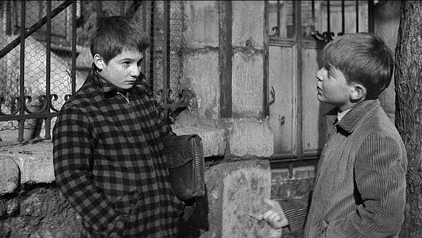 25. 400 Darbe (1959) Francois Truffaut