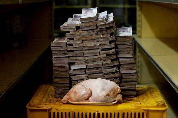 13. Venezuela'da 5 kiloluk bir tavuk alabilmek için ihtiyacınız olan para miktarı 14.600.000 bolivardır.