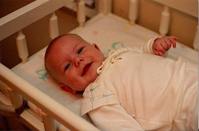 4. "Doğuştan 12 el ve 12 ayak parmağım var. Bu da bebekliğimde çekilmiş bir fotoğraf..."