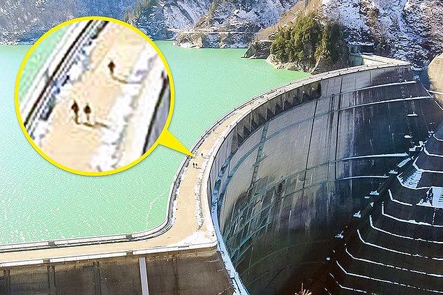 2. Japonya'nın Tateyama şehrindeki 'Kurobe Dam', insanların karınca gibi görünmesine neden oluyor.