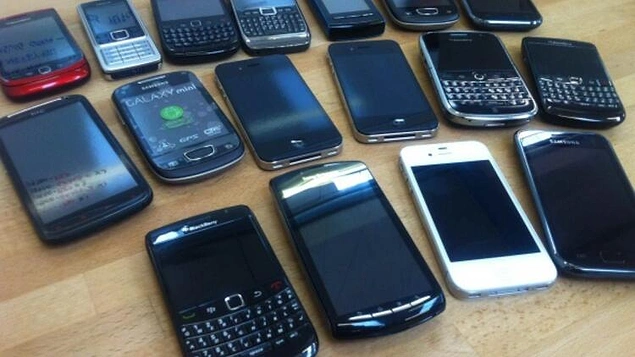 İkinci el telefonlar ve yedek parçalar oldukça yüksek fiyatlara satılmaya başlandı.