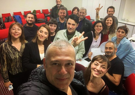 Şehir Tiyatroları'ndan İhraç Edilen Tiyatro Sanatçıları Yaklaşık 4 Yıl Sonra Geri Döndü