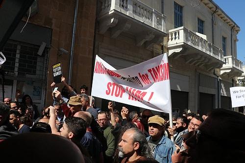 Koronavirüs Gerekçesiyle Sınır Kapılarını Kapatan Rum Yönetimine Protesto: 'Kıbrıs'ta Barış Engellenemez'