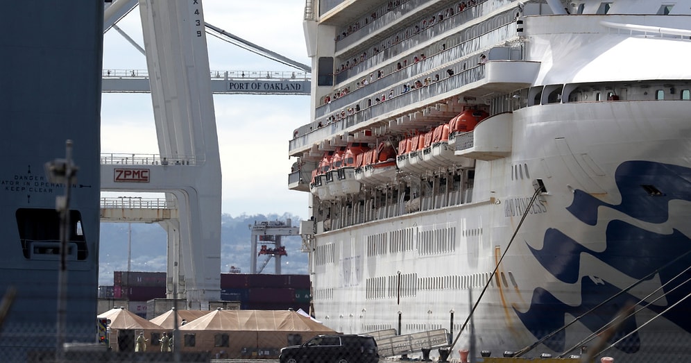 В США пассажир круизного лайнера, на котором был обнаружен коронавирус, подал иск о компенсации в размере 1 миллиона долларов