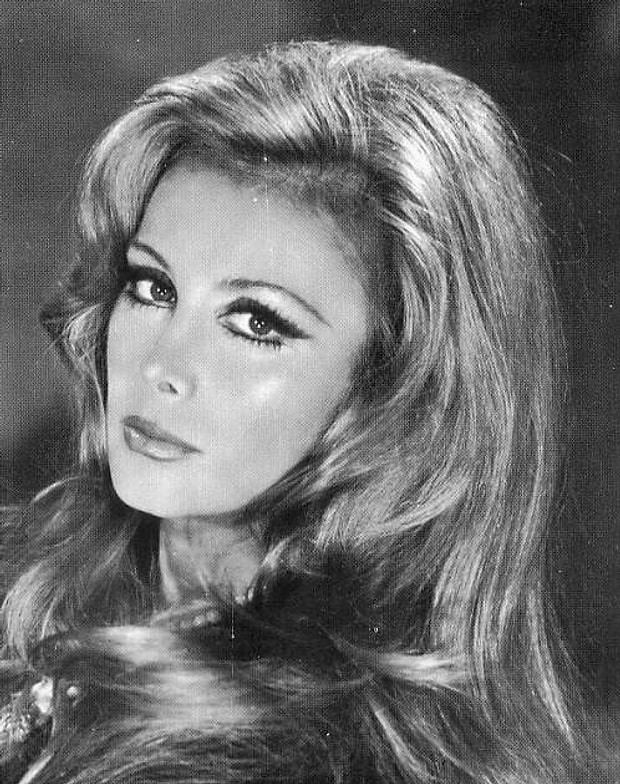 Filiz Akın
