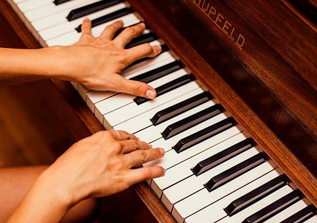 18. "Piyanistlerin parmak araları diğer insanlara göre daha açık olur."