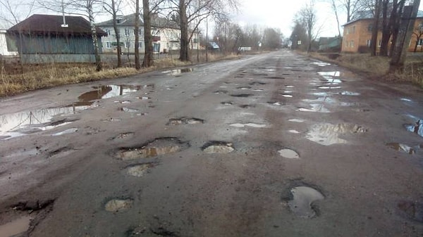 3. Кратеры есть не только на Луне, но и во многих российских городах