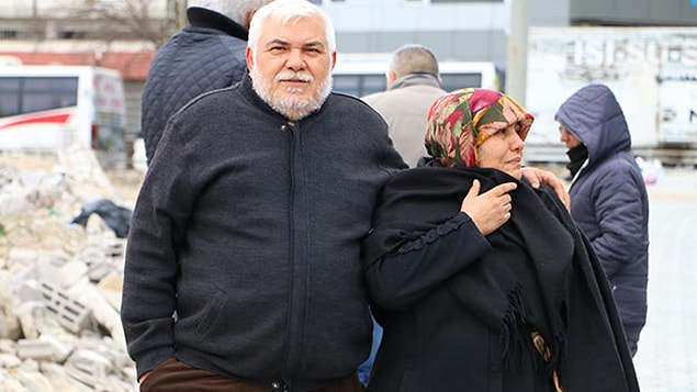 Gençlik ve Spor Bakanlığı, Suudi Arabistan’dan umreden dönen vatandaşların 14 günlük karantina sürelerini geçirecekleri yer ihtiyacı ortaya çıkmasının ardından Kredi ve Yurtlar Kurumu Genel Müdürlüğüne bağlı Konya’daki Tahir Büyükkörükçü ve Kutalmışoğlu Süleyman Şah Öğrenci Yurtlarını vatandaşların gözlem süresi boyunca kalabilmeleri için uygun hale getirdi.