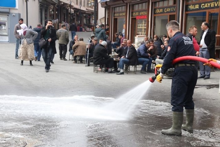 Koronavirüs Önlemi Olarak Cadde ve Yolları Yıkayan Belediyelerin Görüntülerinden Hazırlanan 'Satisfaction'lı Müthiş Video