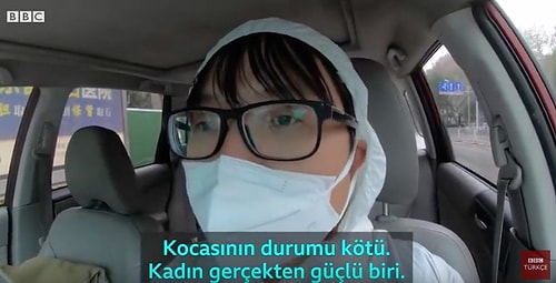 İlaç ihtiyacı olanlara ilaç götürüyor. İnsanların ne kadar zorlu bir hayat geçirdiğini bizlere net bir şekilde gösteriyor.