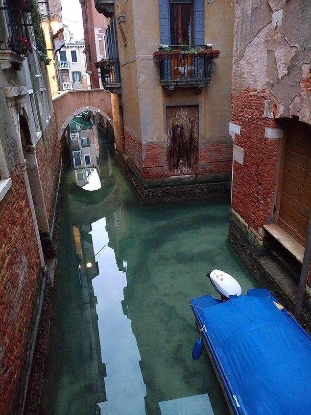 9. Venedik'teki kanalların berraklığına bakar mısınız?