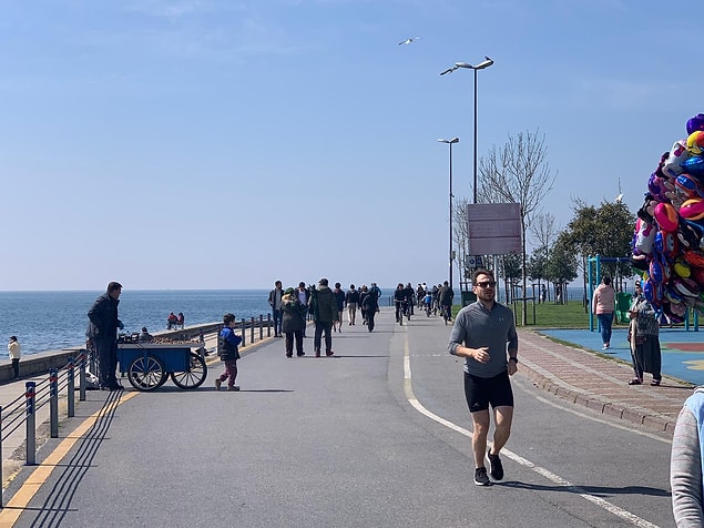 Bu görüntüler de Caddebostan sahilinden...