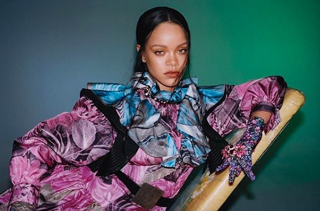 Dünyada yaşanan şeylere sessiz kalamayan Rihanna, bu konuyla ilgili elini taşın altına koymak istedi.