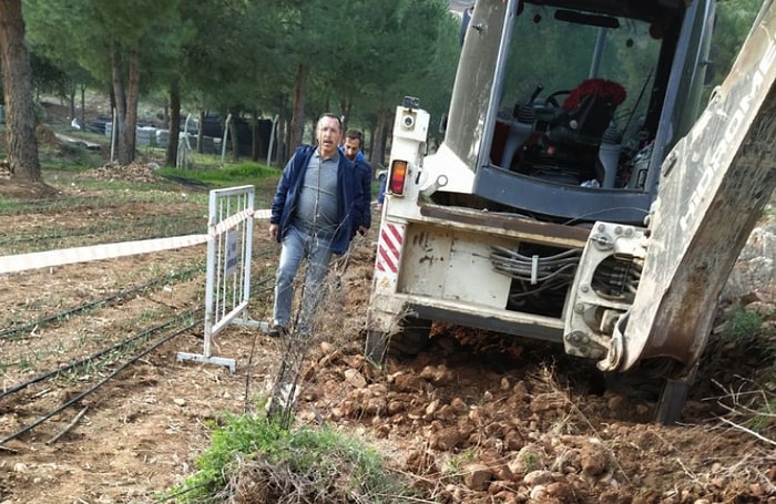 Yerli Tohum ve Bitki Merkezi Rektör Gözetiminde Dozerle Yok Edildi: 'Yerine Sosyal Tesis Yapılacak'