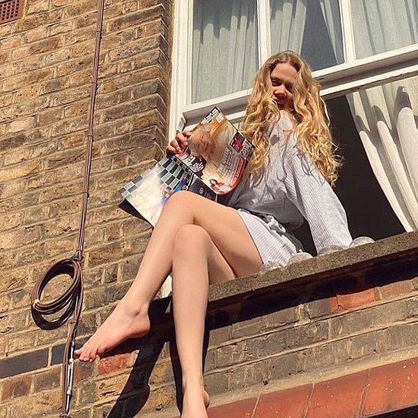 2. Londra'da yaşayan oyuncu Serel Yereli'nin ev karantinasından bunalıp pencereye çıktığı görüntüler, sosyal medyada olay oldu!