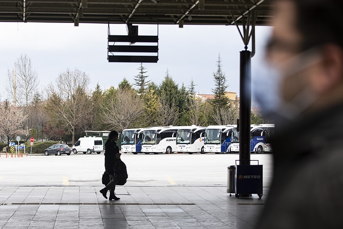 Koronavirüsle Mücadele İçin Ulaşım Yasakları Başladı: Yolculardan 'Seyahat İzin Belgesi' İsteniyor