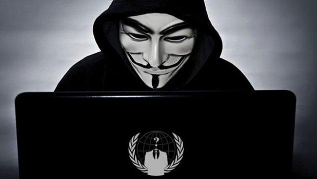 8. Hacker grubu Anonymous bir keresinde Scientology Kilisesi'ne kartuşları bitsin diye binlerce siyah faks göndermiştir.