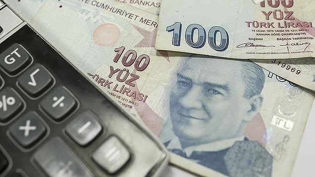 Hazine ve Maliye Bakanı Albayrak, sosyal medya hesabından yaptığı açıklamayla; kamu bankalarının aylık 5 bin TL’nin altında geliri olan tüm vatandaşlar için Temel İhtiyaç Desteği sağlayacağını duyurdu.