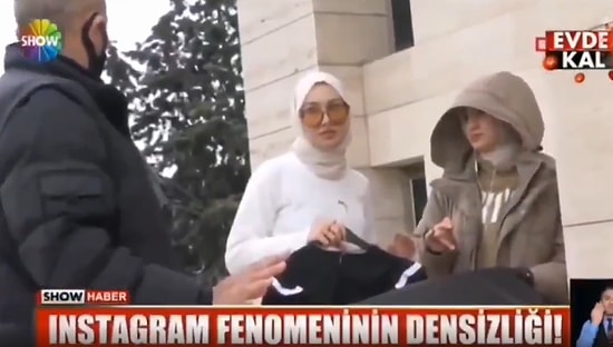 Camii Avlusunda Instagram Hesabı İçin Kıyafet Çekimi Yaptılar