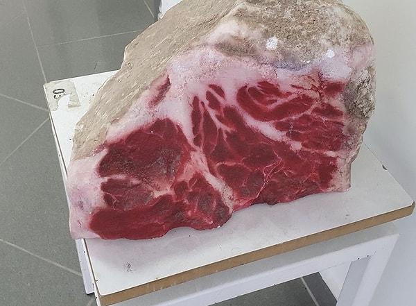 6. Bir dilim biftek görüntüsündeki bu kaya.