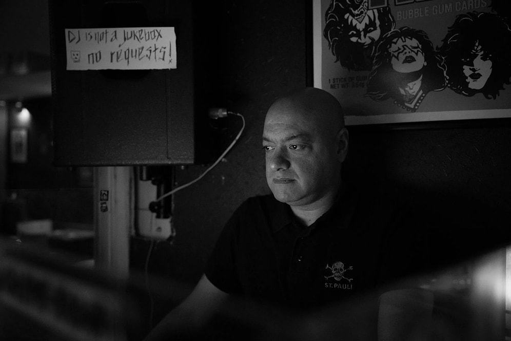 Baron'a Veda: Müzik Yazarı ve Radyo Programcısı Çağlan Tekil Hayatını Kaybetti