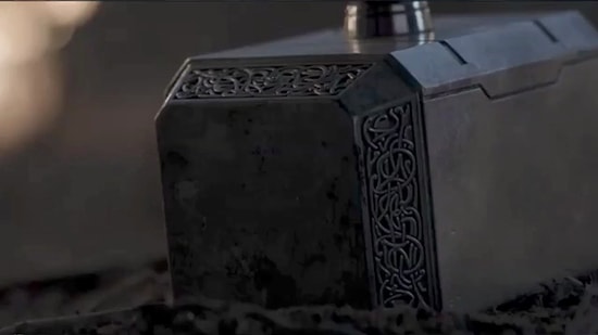 Avengers Endgame'in İlk Gösterimi Sırasında Kendilerini Sahneye Kaptıran Seyircilerin Efsane Tepkileri