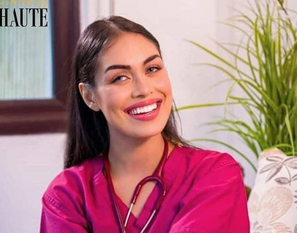 Но когда ситуация с коронавирусом начала ухудшаться в Великобритании, как и во всем мире, Мукерджи начала получать сообщения от своих друзей в больнице, где она работала.