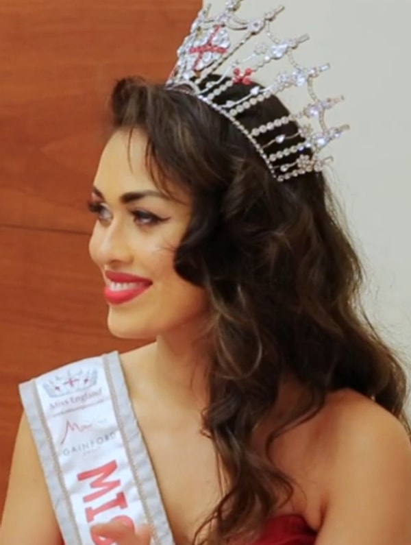 Мукерджи изолировал себя в течение двух недель, чтобы вернуться на работу после возвращения в свою страну.