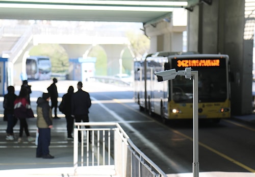 İBB'den İstasyonlara Termal Kamera: Ateşi Yüksek Olan Yolcular Metrobüse Binemeyecek