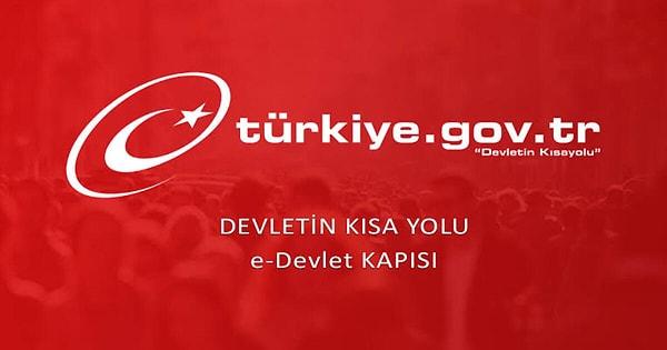 Özellikle Twitter üzerinde reklam vererek yüzbinlerce kişiye ulaşan reklamlar nedeniyle E-Devlet üzerine giriş yaparken adres çubuğunda yer alan alan adının turkiye.gov.tr olduğundan emin olun.