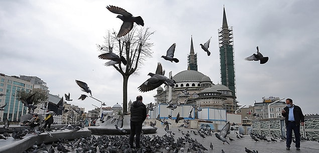 İbadethaneler salgın nedeniyle bir süredir kapalı