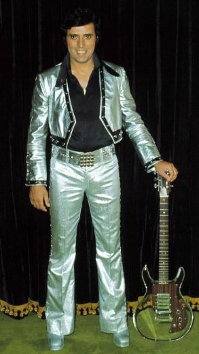 12. Yerli ve milli Elvis'imiz, saksı olmayan adam Erol Büyükburç!