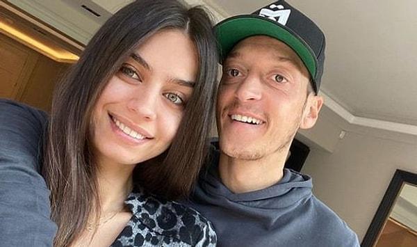 4. Yakın zamanda baba olan ünlü futbolcu Mesut Özil'in eşi Amine Gülşe, 2014 yılında kraliçelik tacını takmıştı.