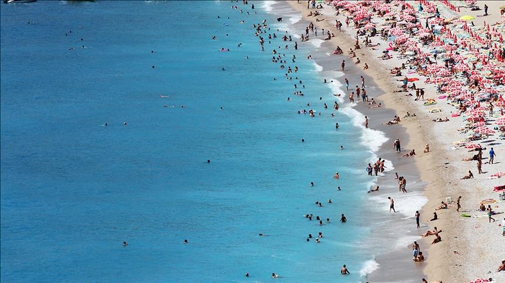 Prof. Dr. Ateş Kara Normale Dönüşü Anlattı: Tatil Planları Yapılabilir mi? Okullar Ne Zaman Açılacak?